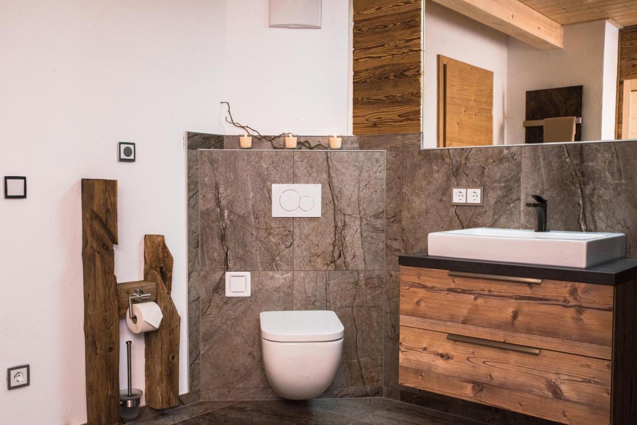 Blockhausen Luxus Chalets Oberschwarzenberg Экстерьер фото