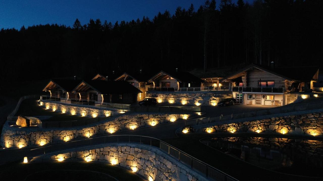 Blockhausen Luxus Chalets Oberschwarzenberg Экстерьер фото